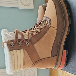 NEW! Sorel Lennox Lace Cozy Boots Women's size 10